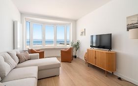 Renovated Central Seaview Appartment 